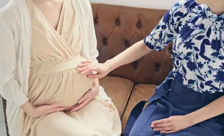 Who Does a Baby Born to a Surrogate Mother Resemble?